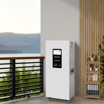Muurbatterij voor huishoudelijke energieopslag Universele wiel 51.2V 300AH 15KWH met 7-inch touchscreen